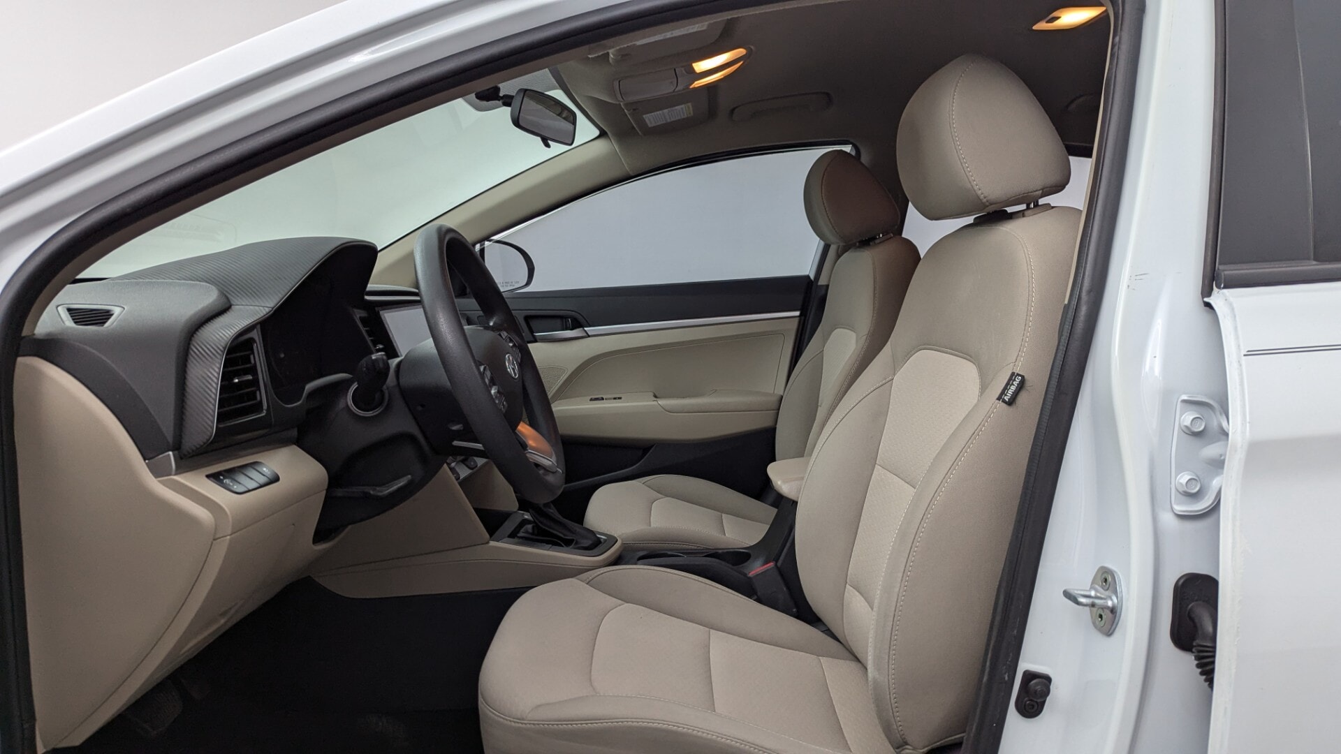 used vehicle - SEDAN HYUNDAI ELANTRA 2019