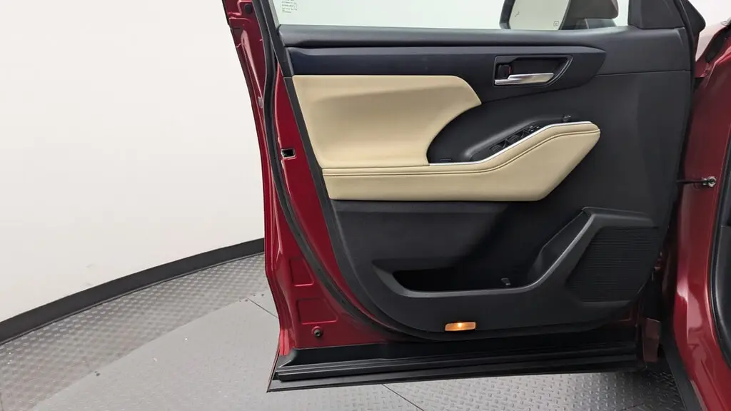 Florida Fine Cars - Used TOYOTA HIGHLANDER 2024 WEST PALM XLE