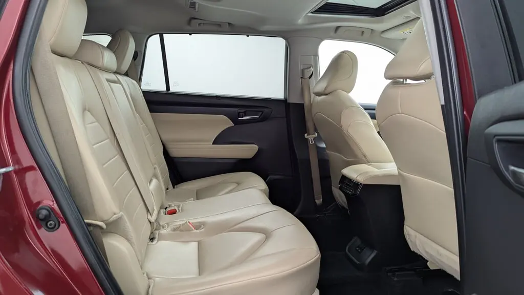 Florida Fine Cars - Used TOYOTA HIGHLANDER 2024 WEST PALM XLE