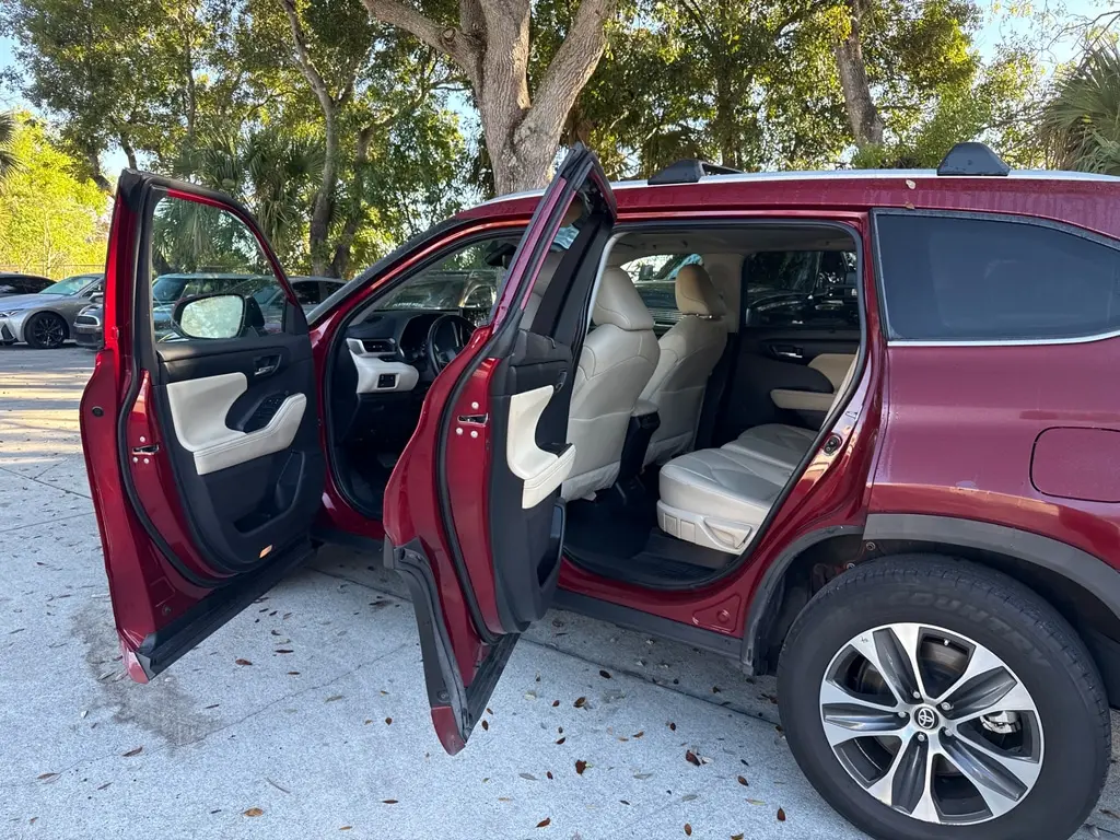 Florida Fine Cars - Used TOYOTA HIGHLANDER 2024 WEST PALM XLE