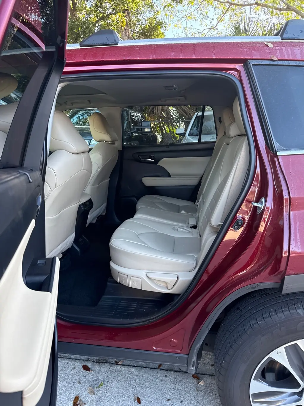 Florida Fine Cars - Used TOYOTA HIGHLANDER 2024 WEST PALM XLE