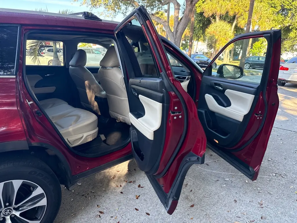 Florida Fine Cars - Used TOYOTA HIGHLANDER 2024 WEST PALM XLE