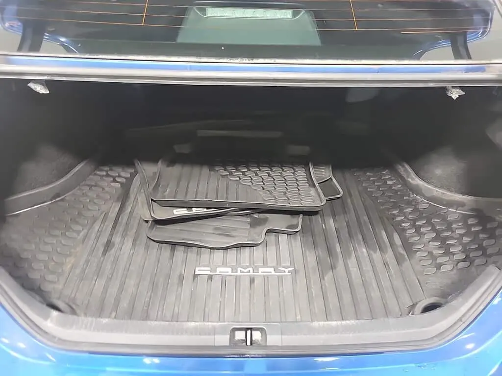 Florida Fine Cars - Used TOYOTA CAMRY 2019 WEST PALM HYBRID LE