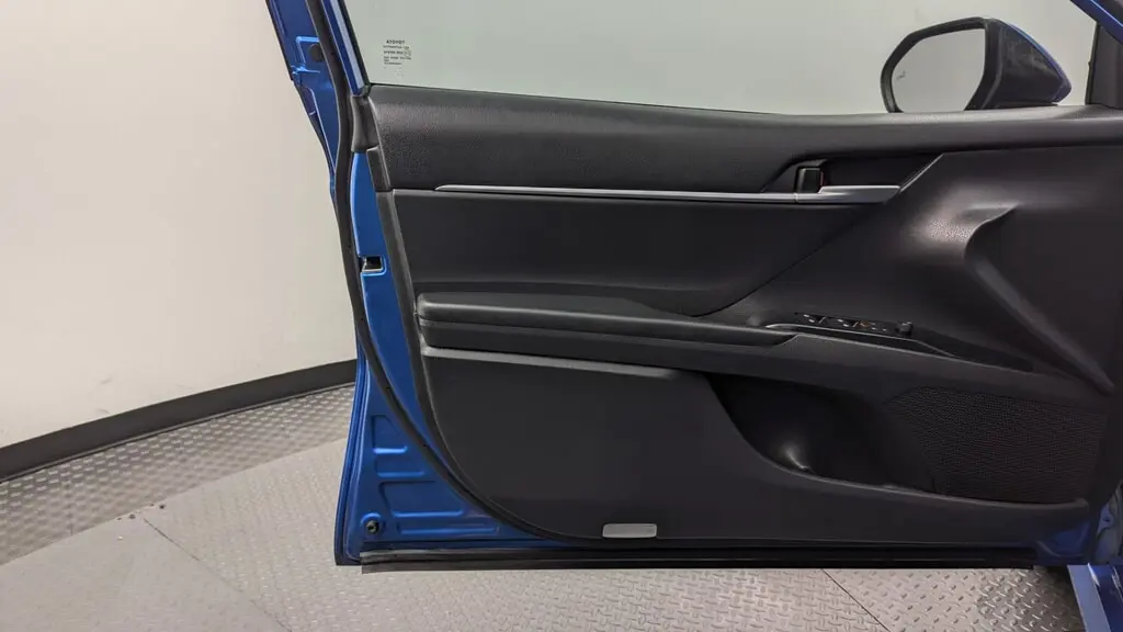 Florida Fine Cars - Used TOYOTA CAMRY 2019 WEST PALM HYBRID LE