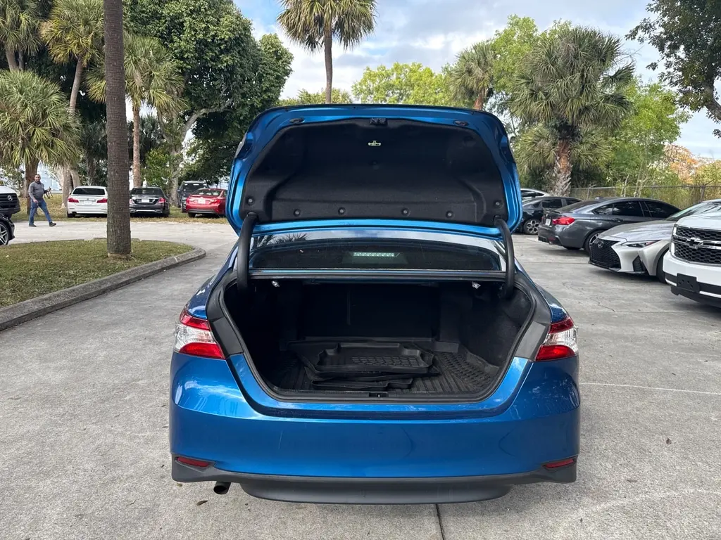 Florida Fine Cars - Used TOYOTA CAMRY 2019 WEST PALM HYBRID LE