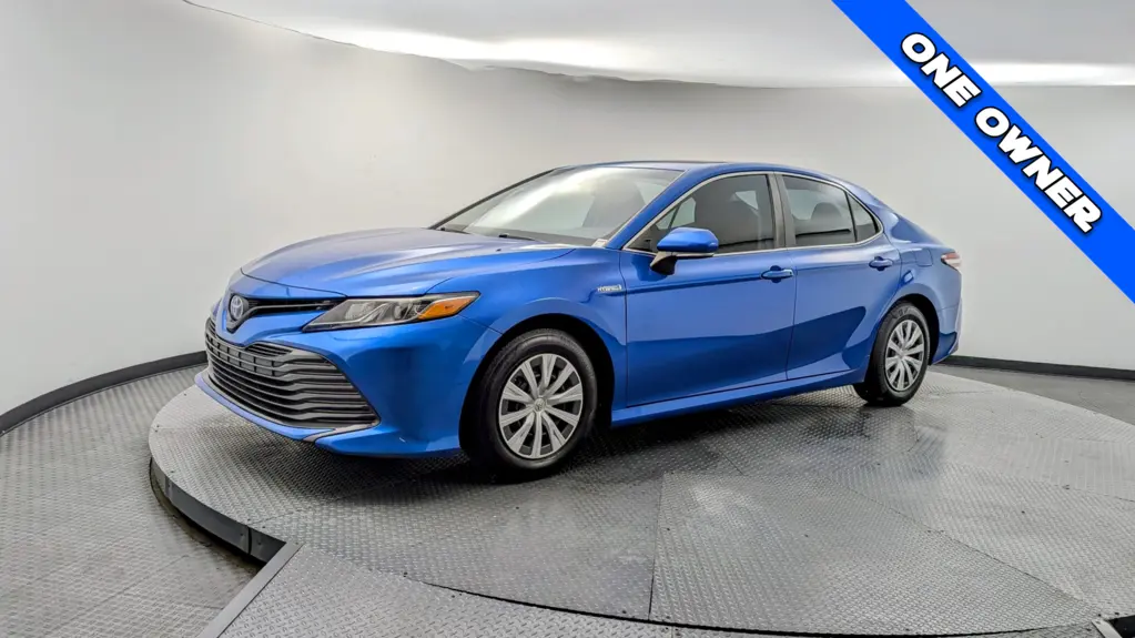Florida Fine Cars - Used TOYOTA CAMRY 2019 WEST PALM HYBRID LE