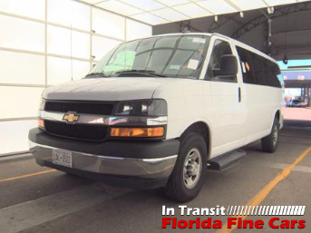 2023 Chevrolet Express Passenger LT's photo