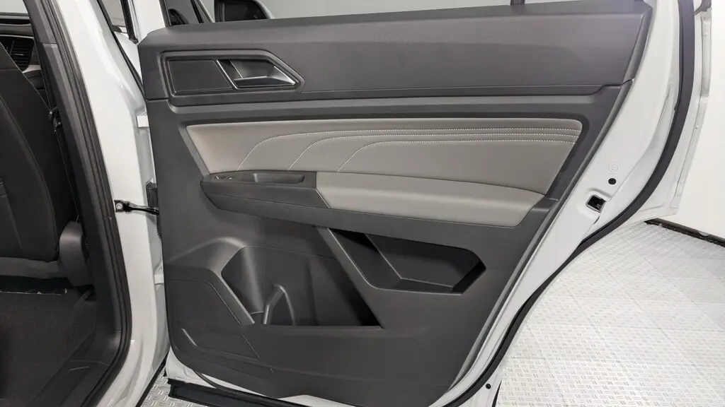 Florida Fine Cars - Used VOLKSWAGEN ATLAS CROSS SPORT 2023 ORLANDO 3.6L V6 SE W/TECHNOLOGY