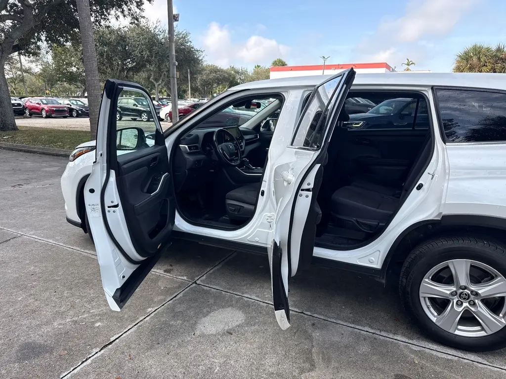 Florida Fine Cars - Used TOYOTA HIGHLANDER 2022 WEST PALM LE