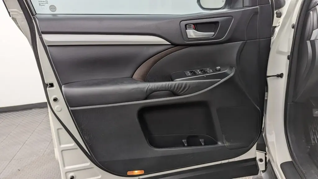 Florida Fine Cars - Used TOYOTA HIGHLANDER 2015 MIAMI XLE