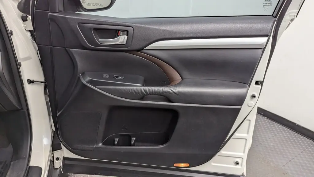 Florida Fine Cars - Used TOYOTA HIGHLANDER 2015 MIAMI XLE