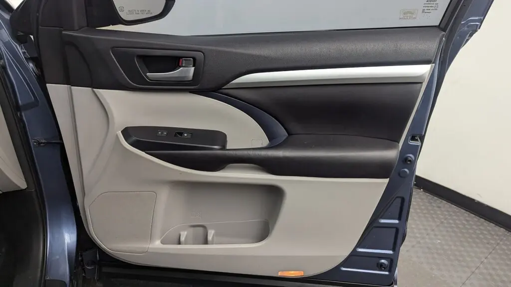 Florida Fine Cars - Used TOYOTA HIGHLANDER 2016 MARGATE XLE