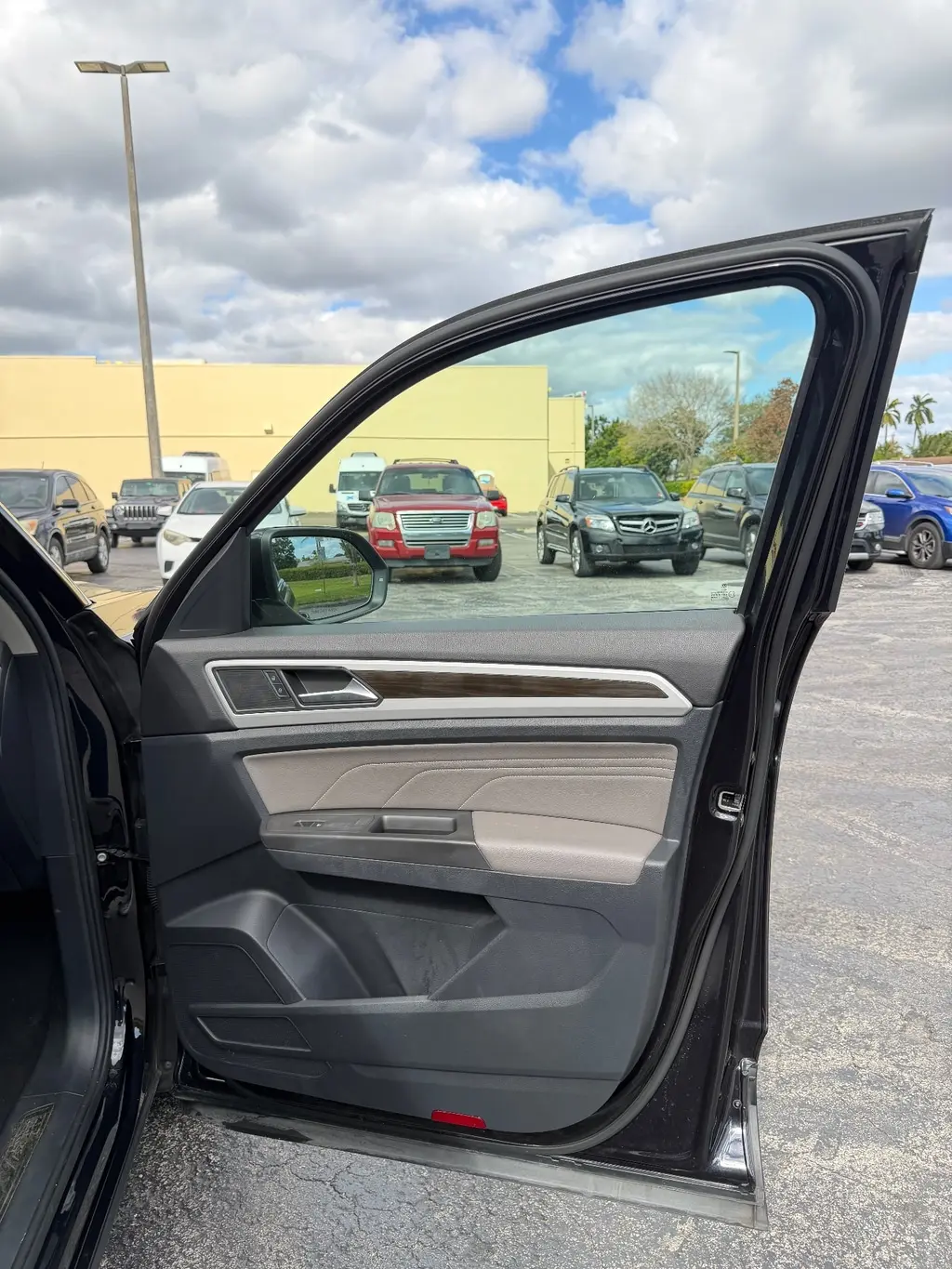 Florida Fine Cars - Used VOLKSWAGEN ATLAS 2022 MIAMI 3.6L V6 SE W/TECHNOLOGY