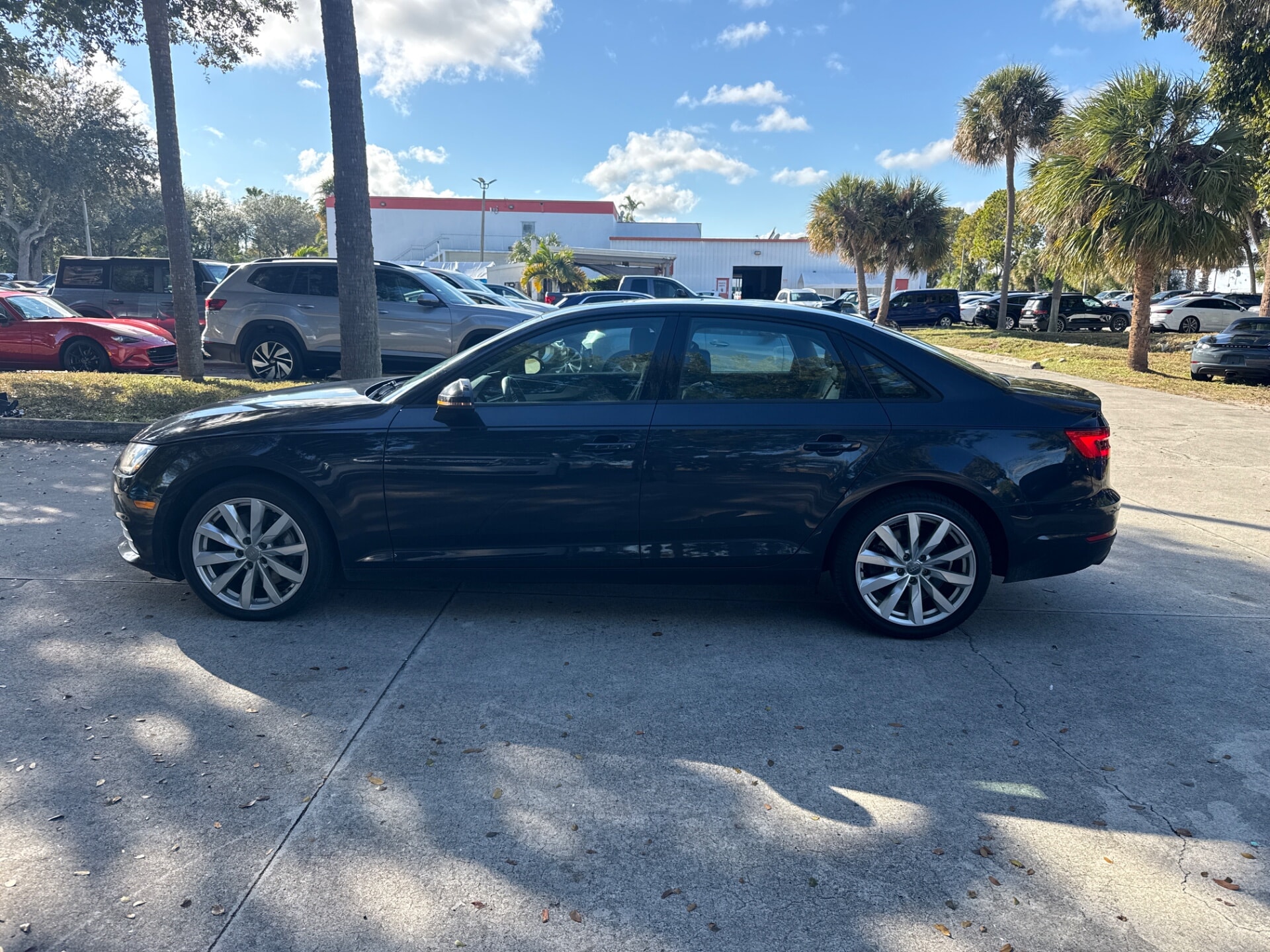 used vehicle - SEDAN AUDI A4 2017