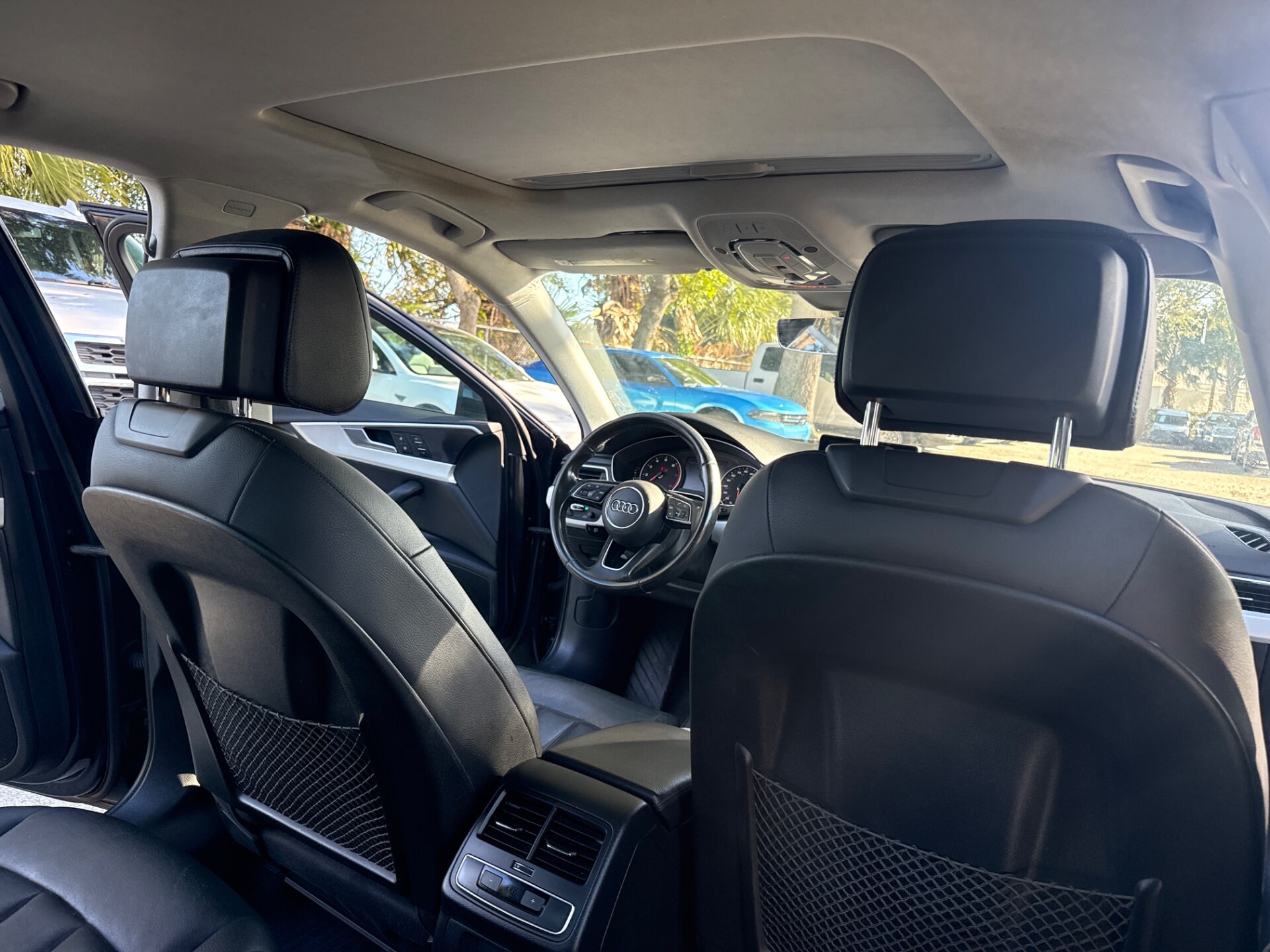 used vehicle - SEDAN AUDI A4 2017