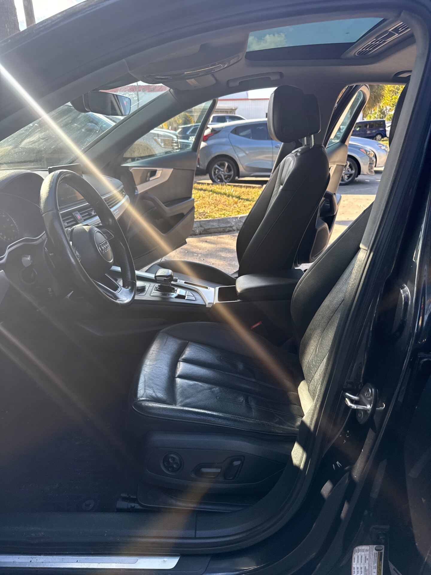 used vehicle - SEDAN AUDI A4 2017