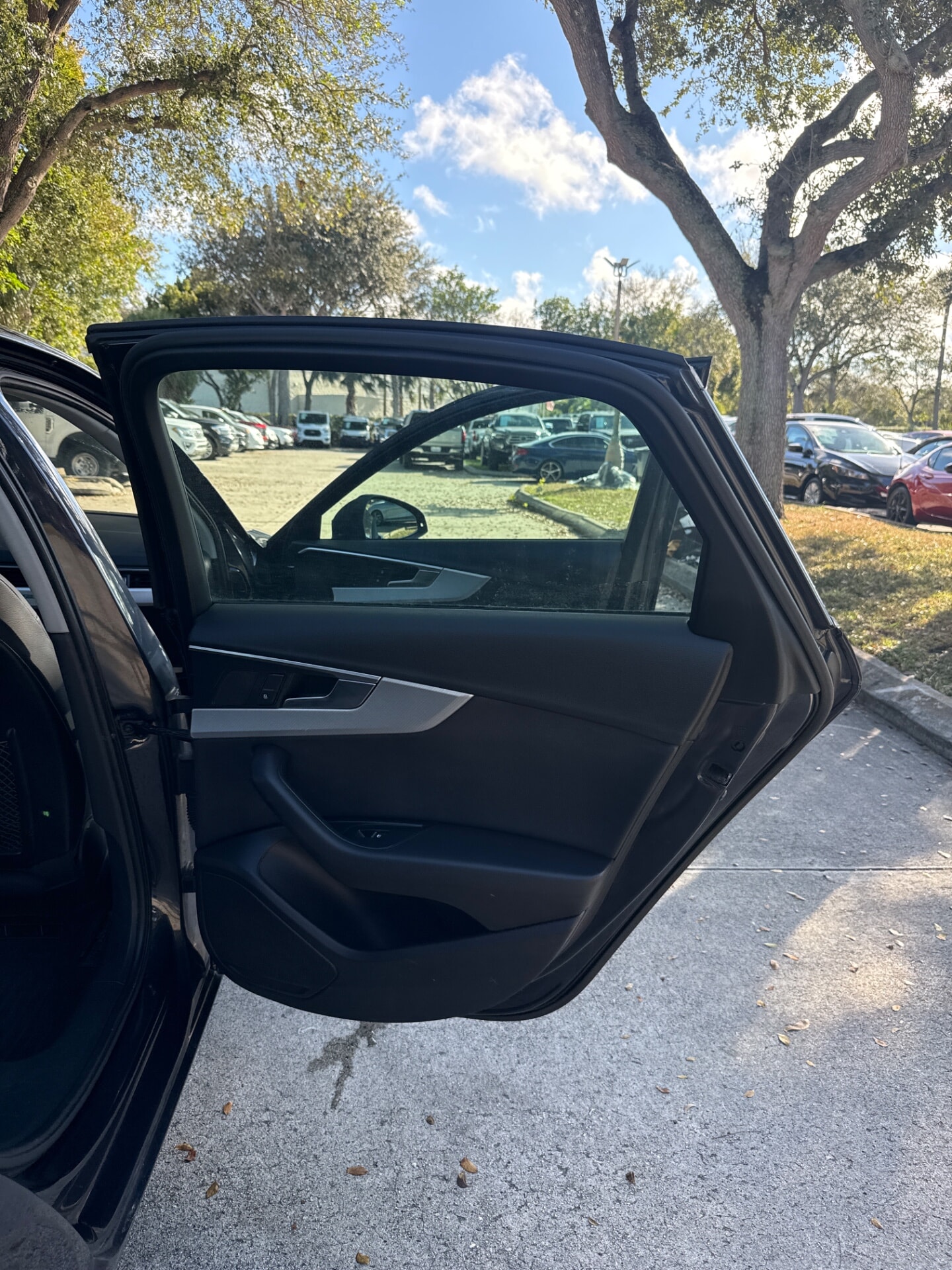 used vehicle - SEDAN AUDI A4 2017