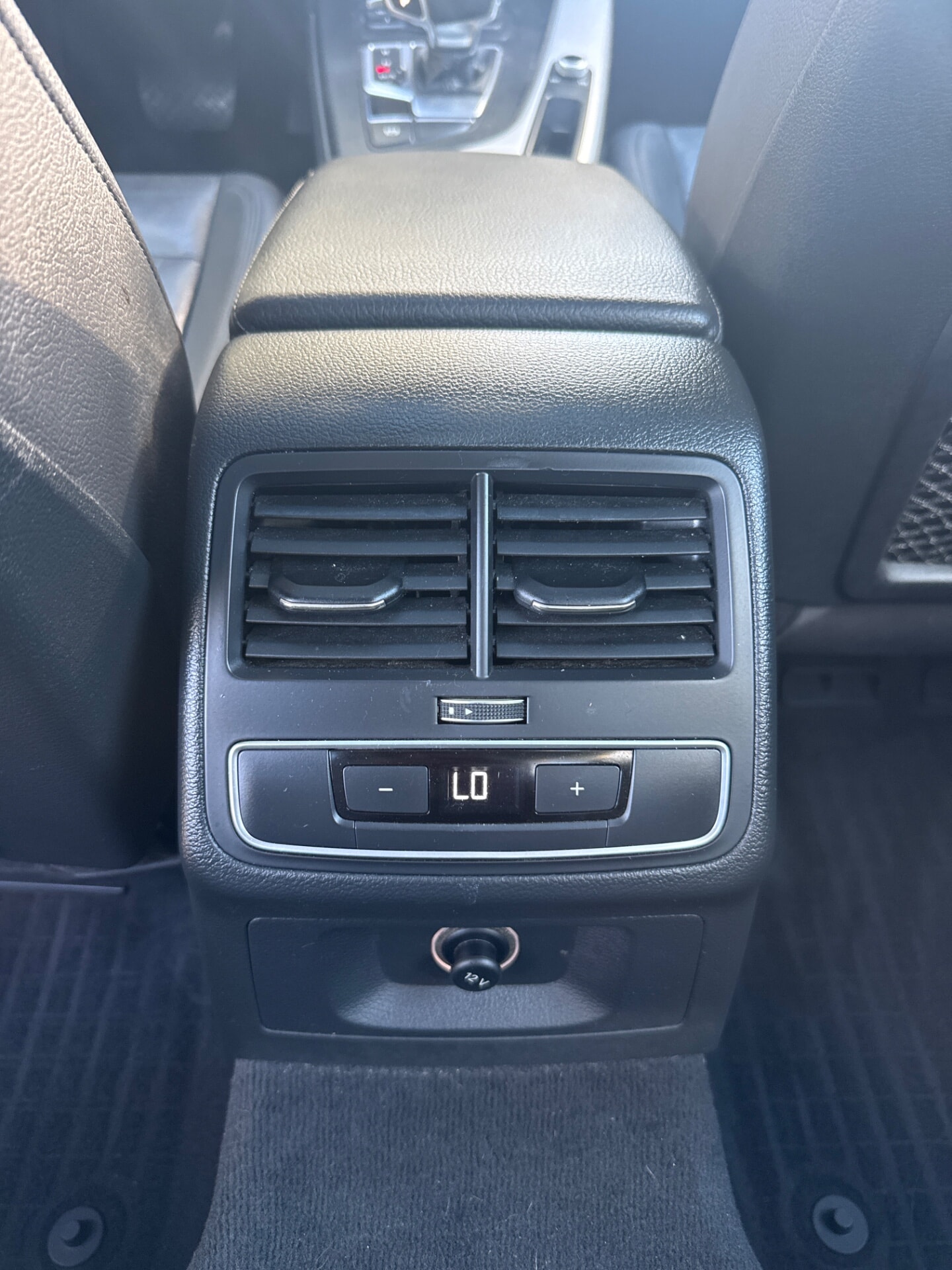 used vehicle - SEDAN AUDI A4 2017