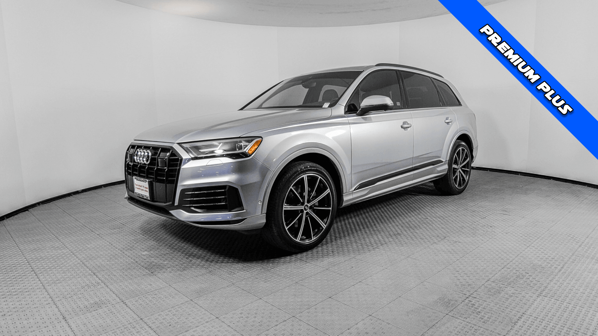 2022 Audi Q7 55 Premium Plus quattro Tiptronic's photo