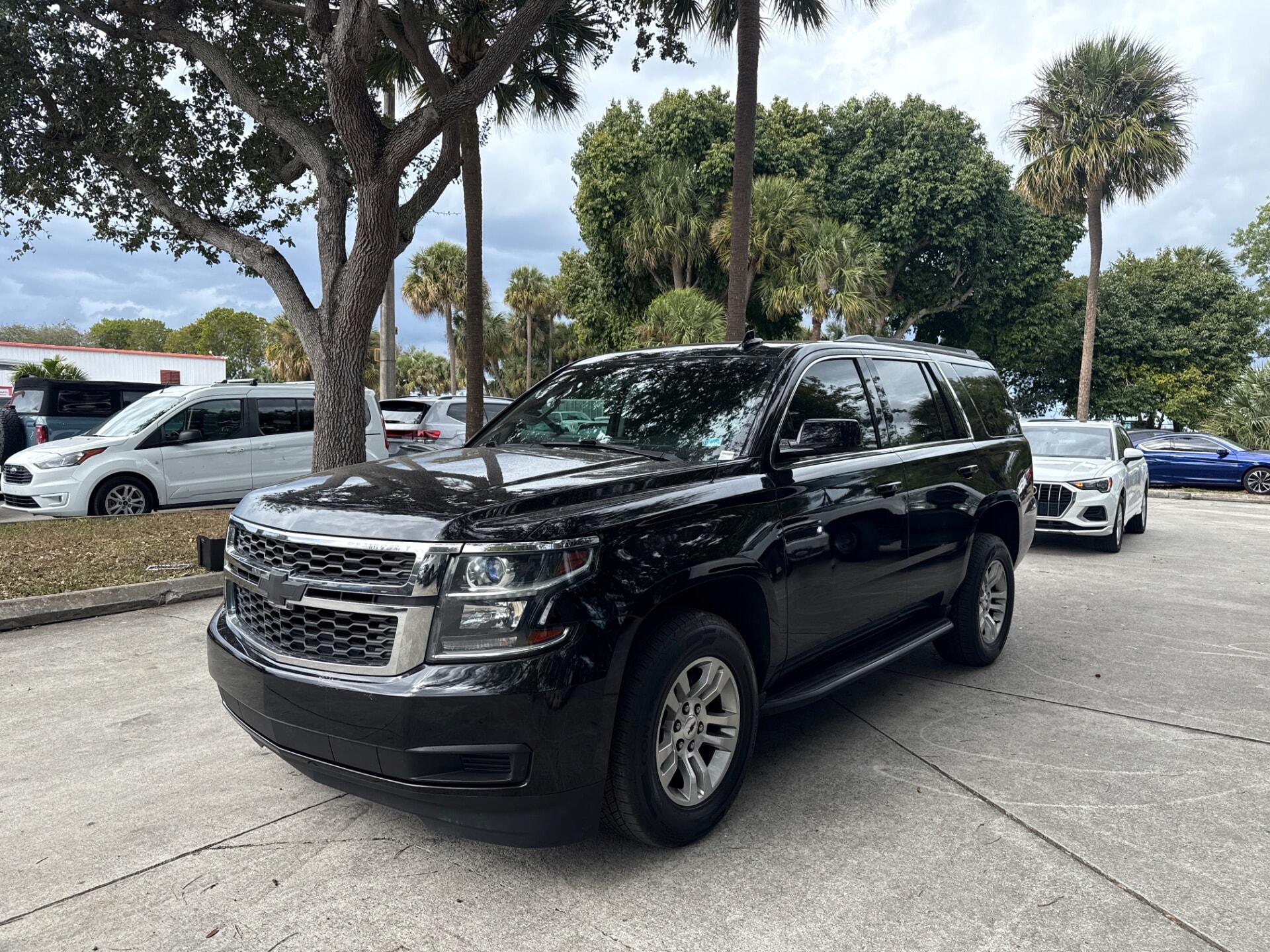 used vehicle - SUV CHEVROLET TAHOE 2015