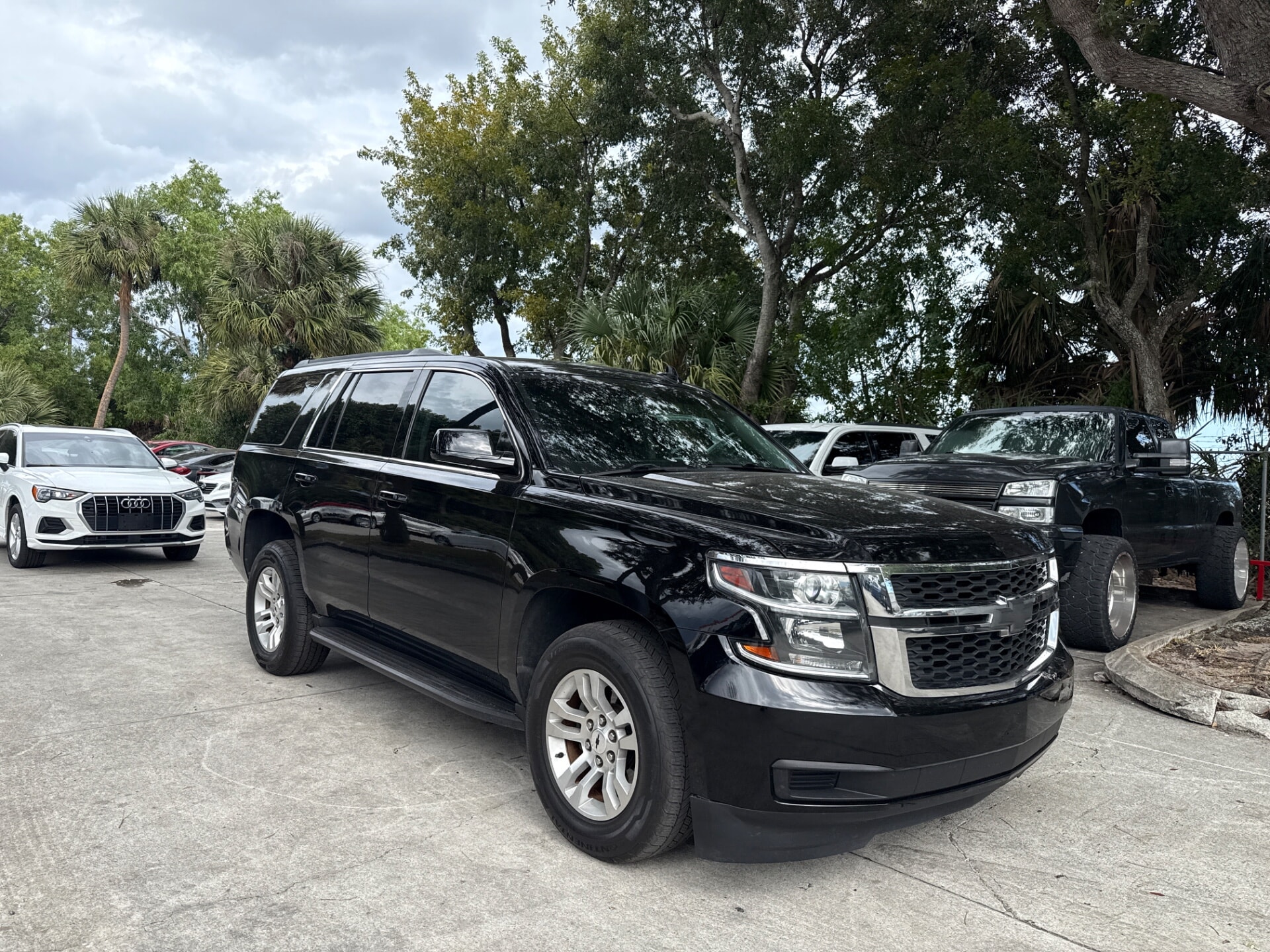 used vehicle - SUV CHEVROLET TAHOE 2015