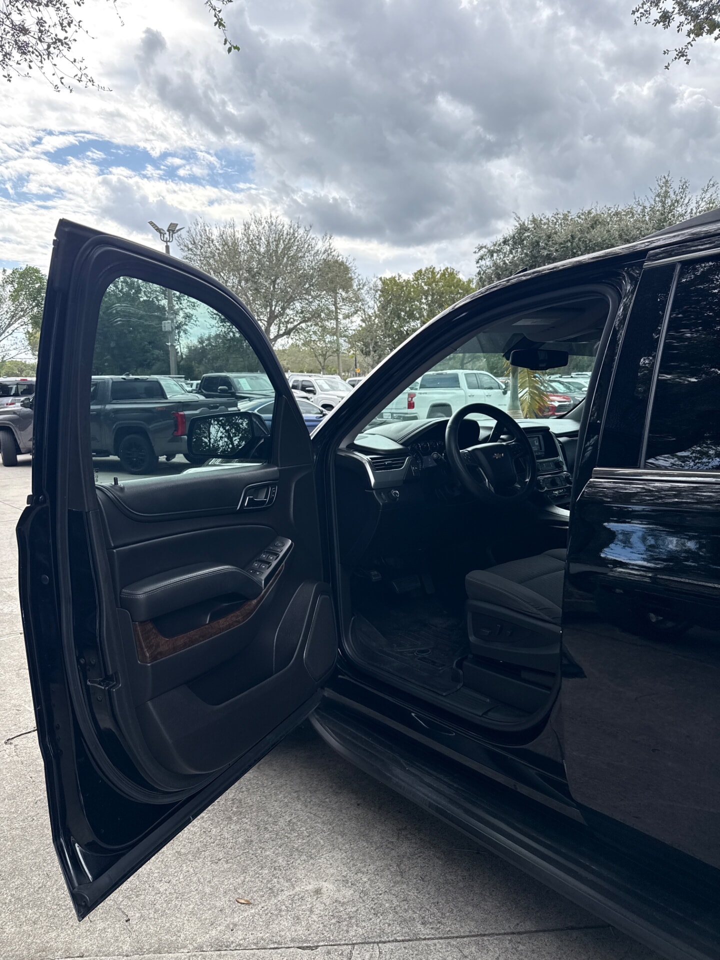 used vehicle - SUV CHEVROLET TAHOE 2015