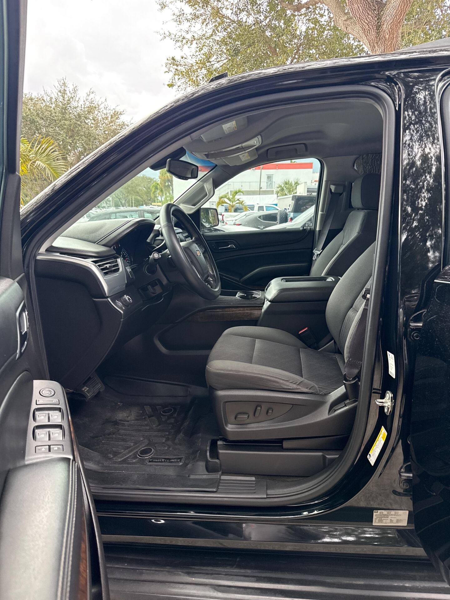 used vehicle - SUV CHEVROLET TAHOE 2015