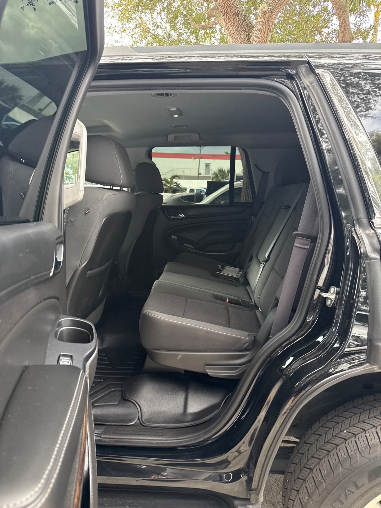 used vehicle - SUV CHEVROLET TAHOE 2015