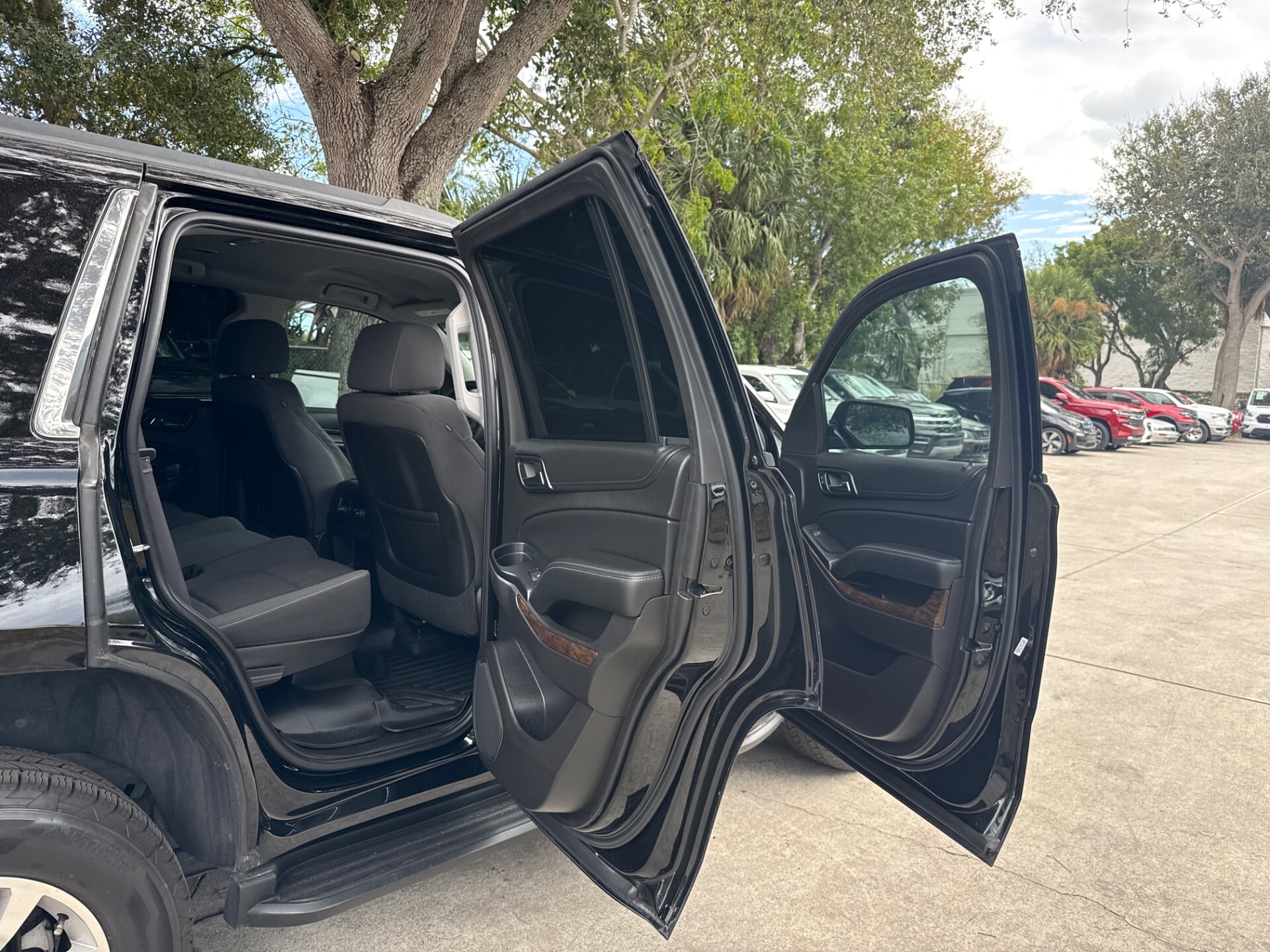used vehicle - SUV CHEVROLET TAHOE 2015
