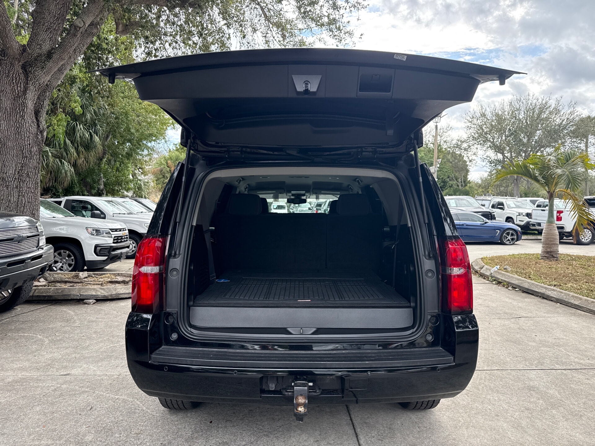 used vehicle - SUV CHEVROLET TAHOE 2015