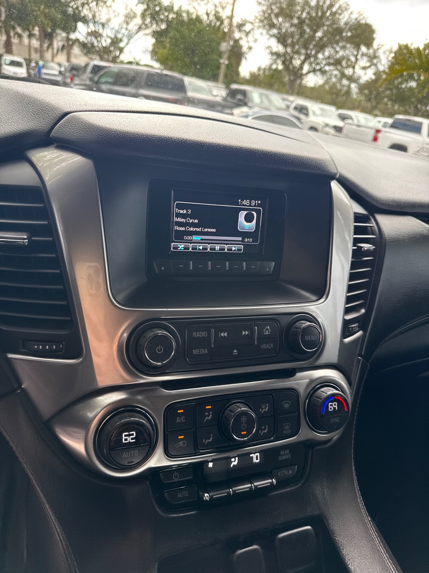 used vehicle - SUV CHEVROLET TAHOE 2015