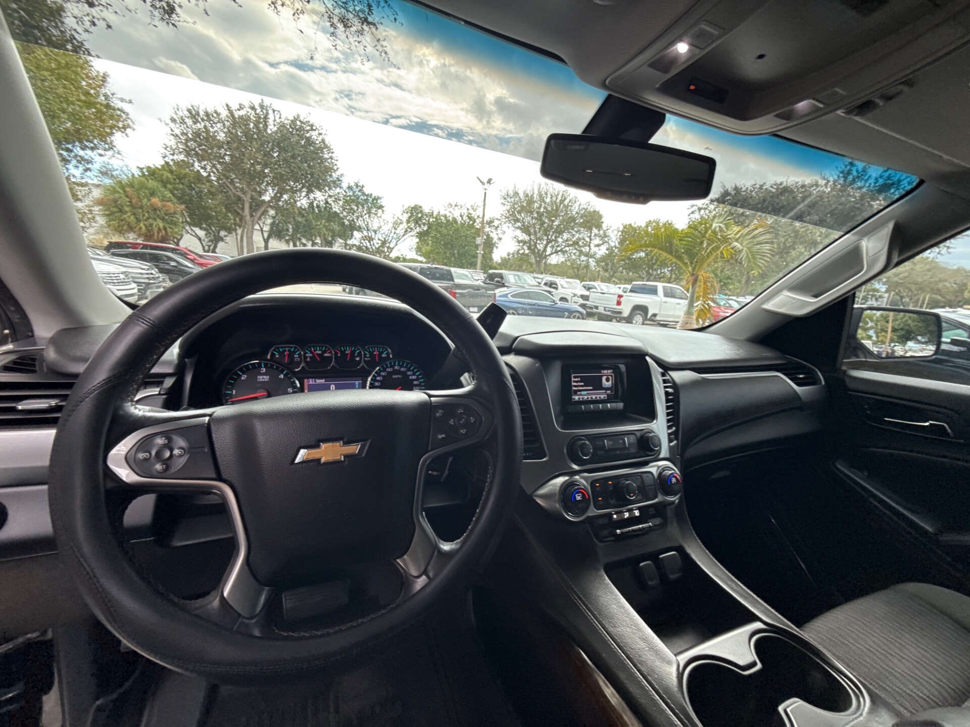 used vehicle - SUV CHEVROLET TAHOE 2015