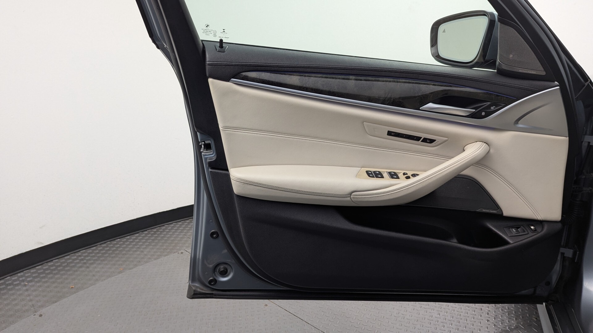 used vehicle - SEDAN BMW 5 SERIES 2018