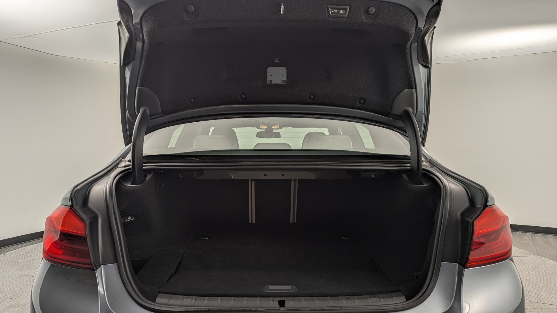 used vehicle - SEDAN BMW 5 SERIES 2018