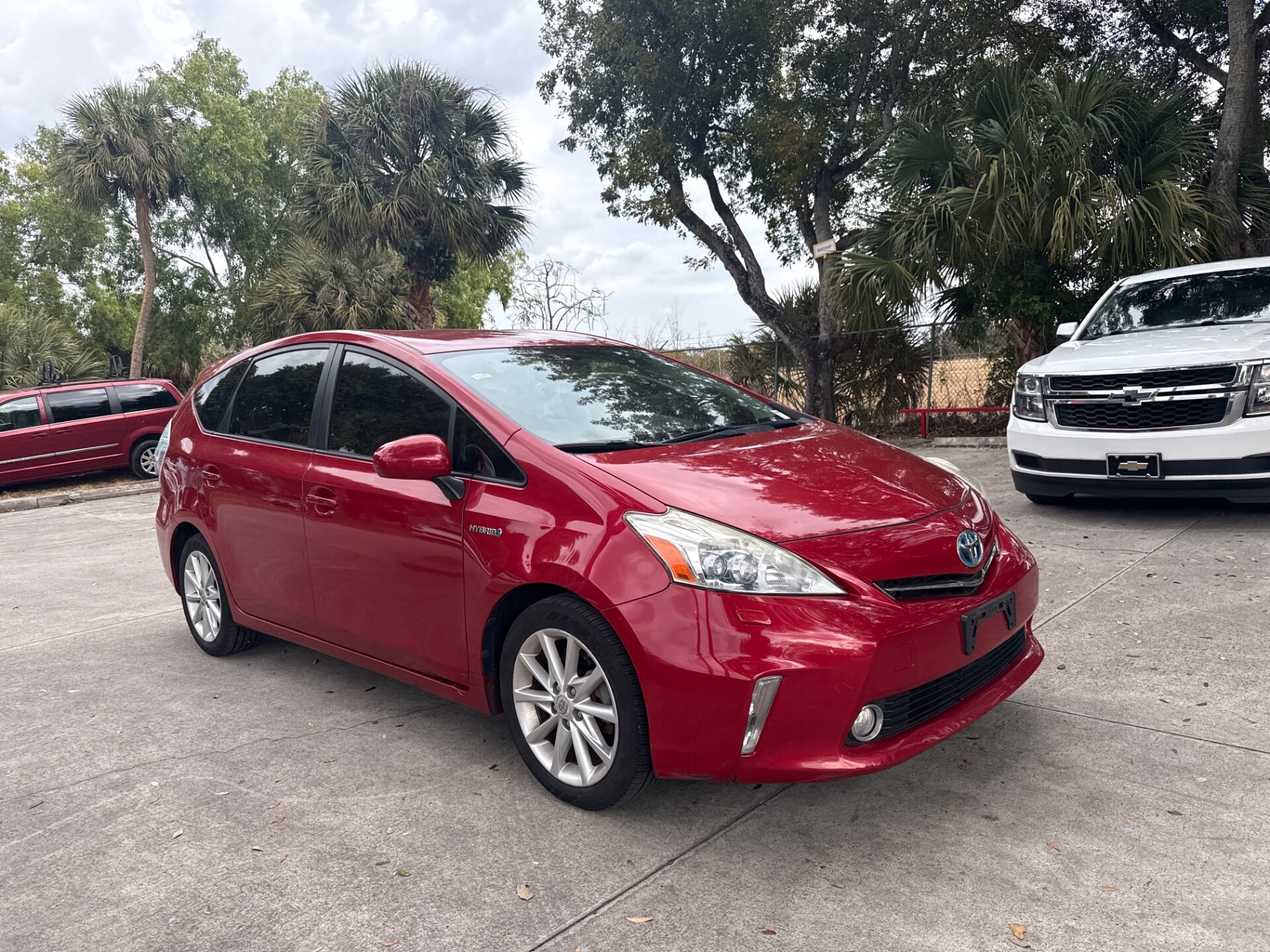 used vehicle - SEDAN TOYOTA PRIUS V 2013