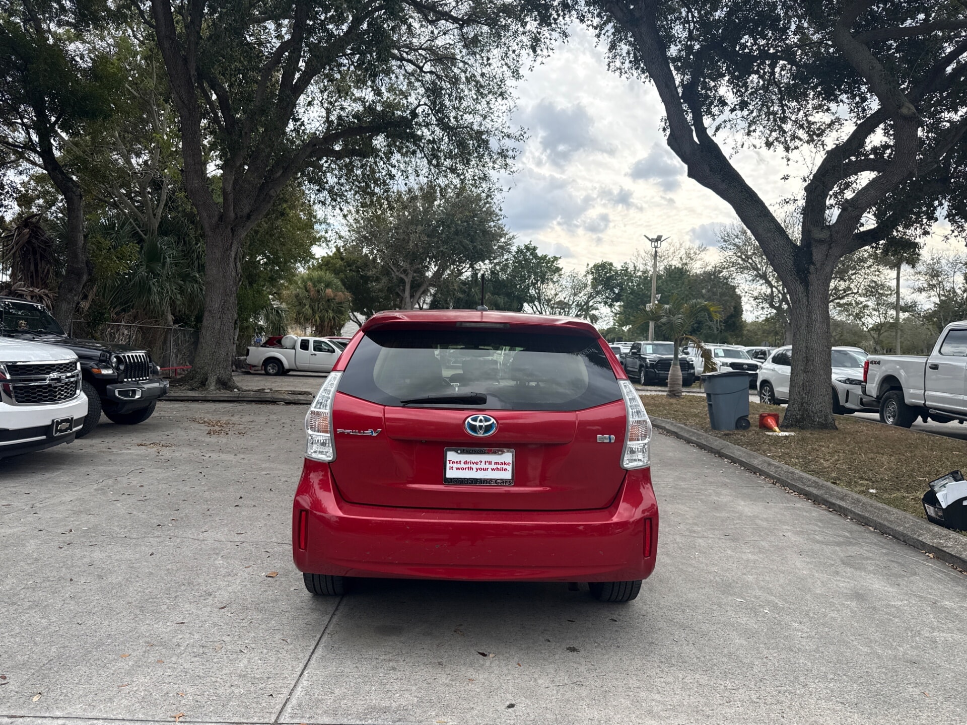 used vehicle - SEDAN TOYOTA PRIUS V 2013