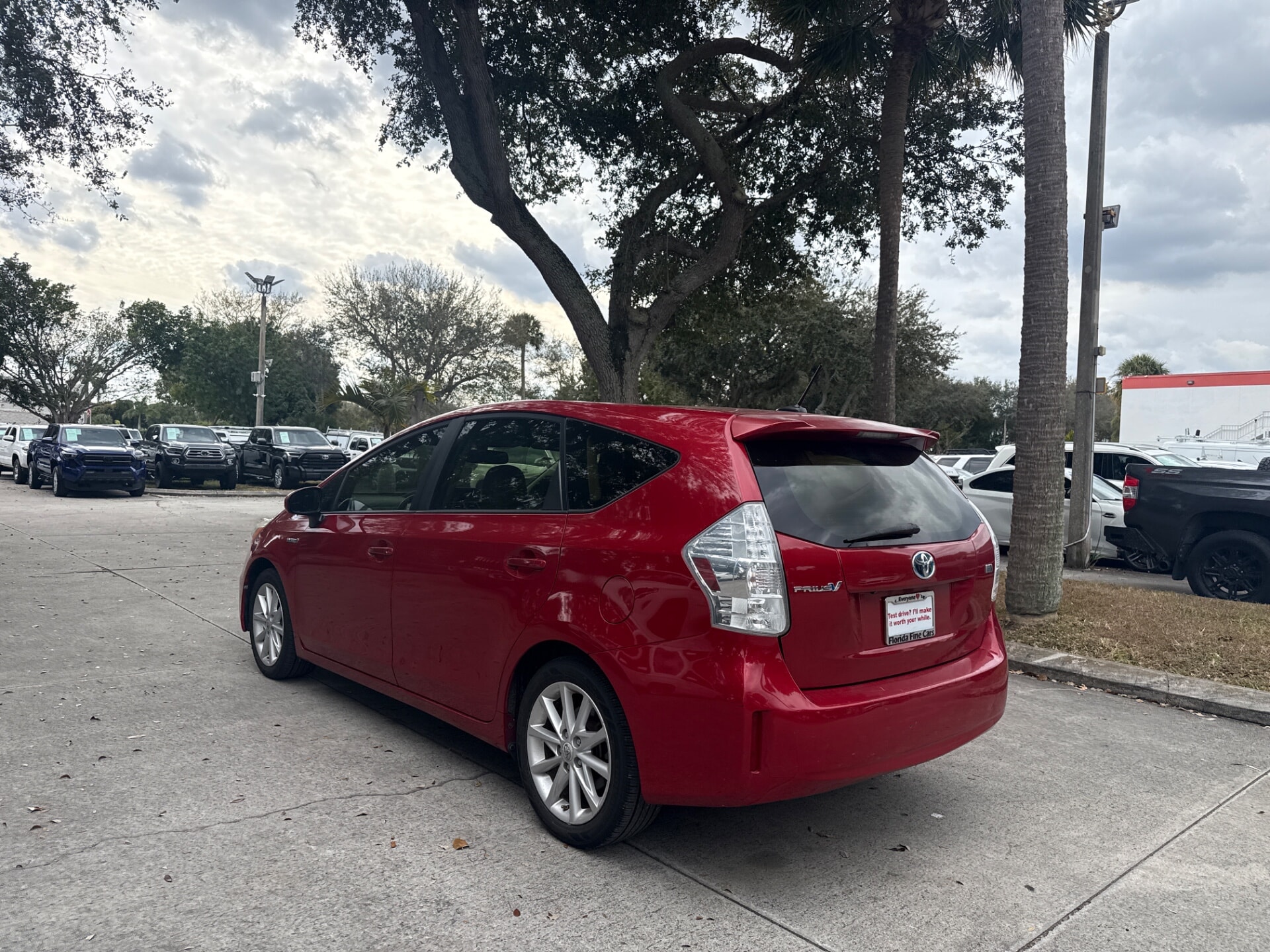 used vehicle - SEDAN TOYOTA PRIUS V 2013