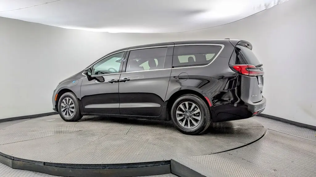 Florida Fine Cars - Used CHRYSLER PACIFICA 2025 MARGATE HYBRID SELECT