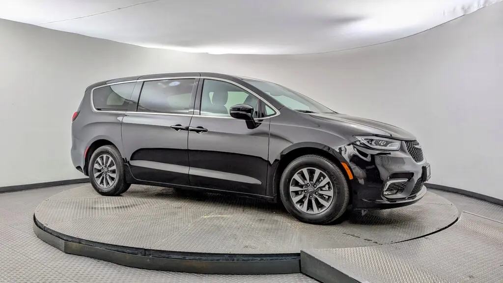 Florida Fine Cars - Used CHRYSLER PACIFICA 2025 MARGATE HYBRID SELECT