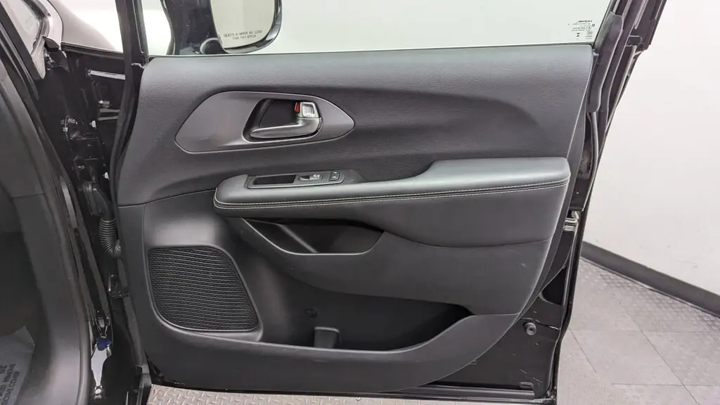 Florida Fine Cars - Used CHRYSLER PACIFICA 2025 MARGATE HYBRID SELECT