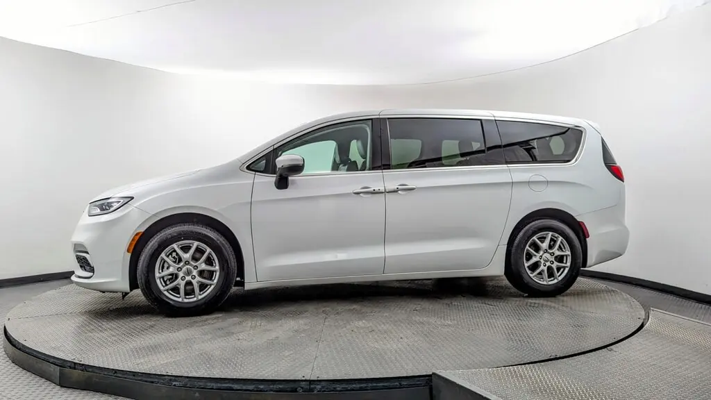 Florida Fine Cars - Used CHRYSLER PACIFICA 2023 MARGATE TOURING L