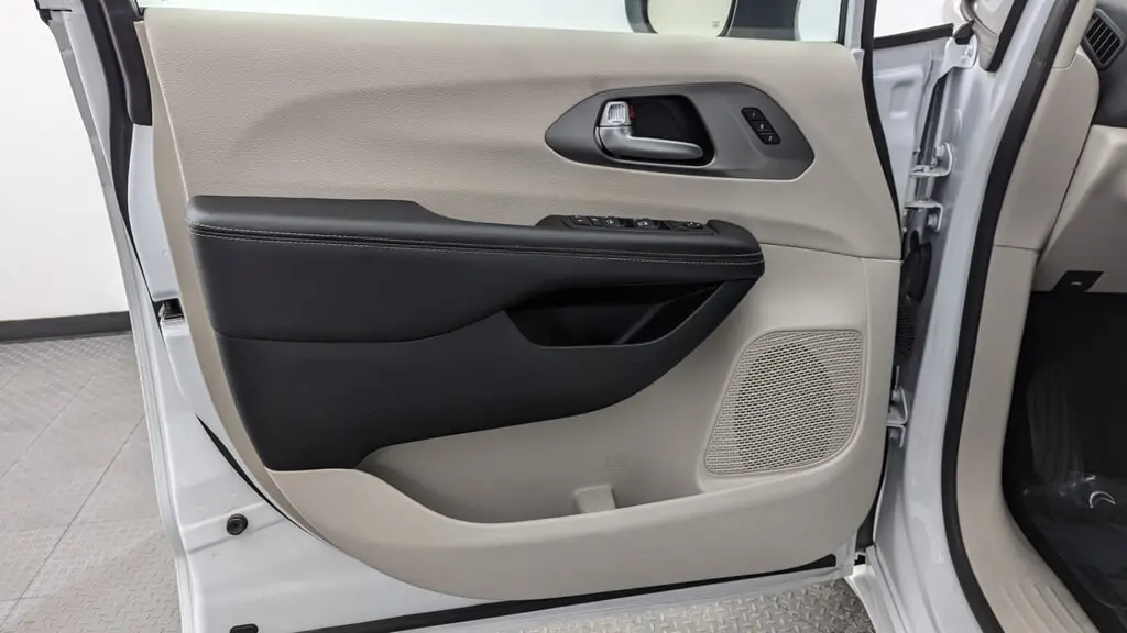 Florida Fine Cars - Used CHRYSLER PACIFICA 2023 MARGATE TOURING L