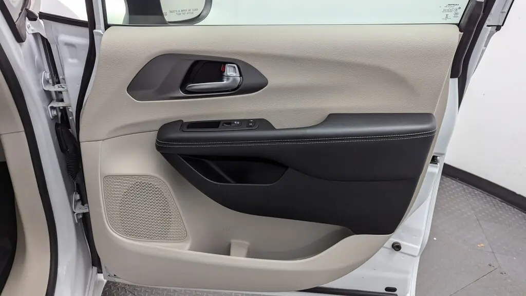 Florida Fine Cars - Used CHRYSLER PACIFICA 2023 MARGATE TOURING L