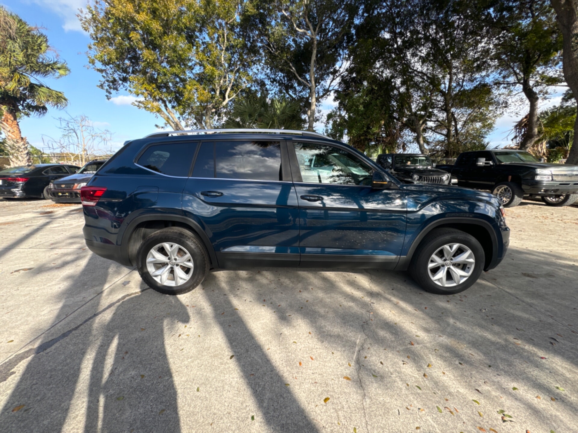 Florida Fine Cars - Used VOLKSWAGEN ATLAS 2018 WEST PALM 3.6L V6 SE