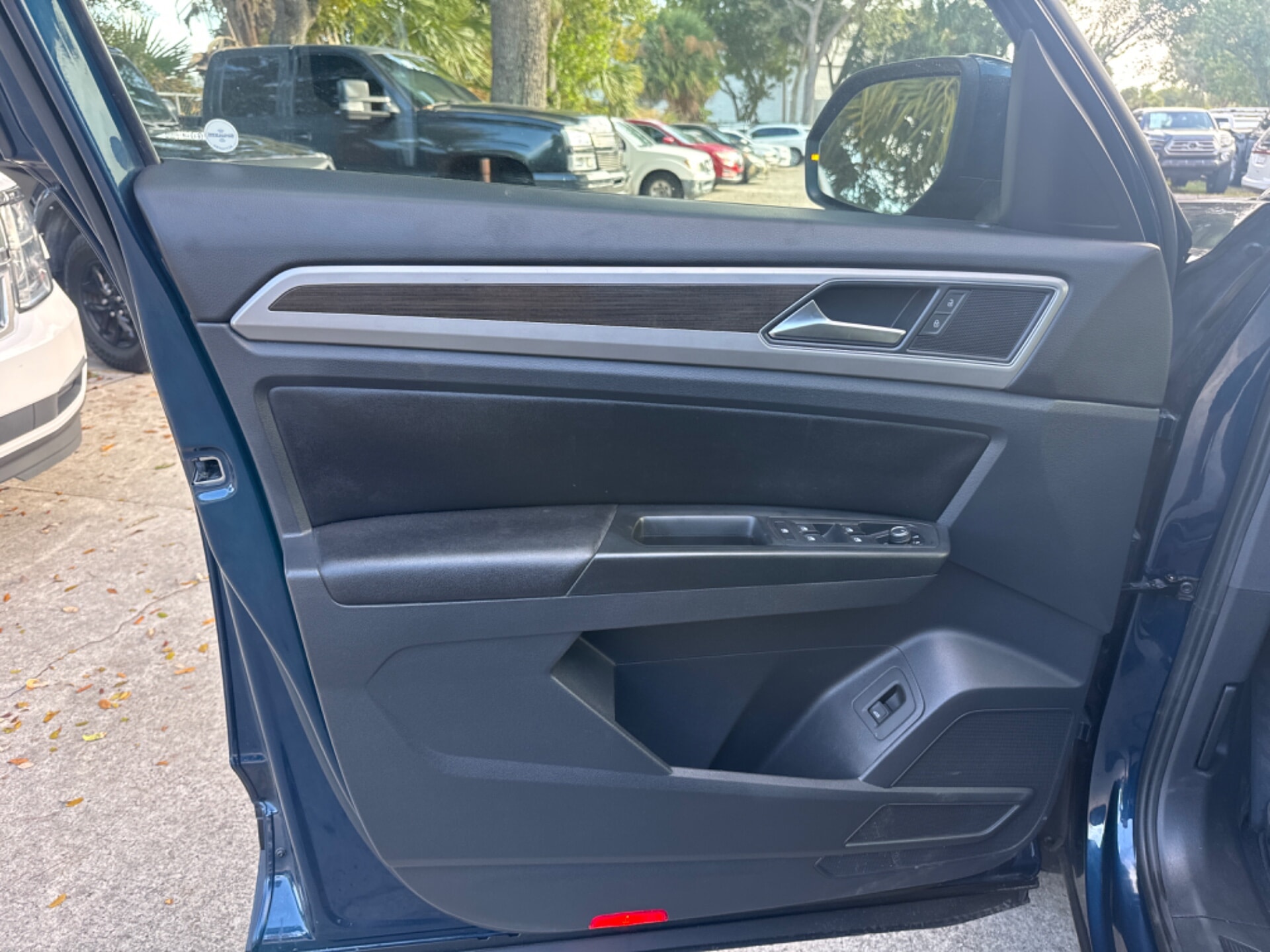 Florida Fine Cars - Used VOLKSWAGEN ATLAS 2018 WEST PALM 3.6L V6 SE