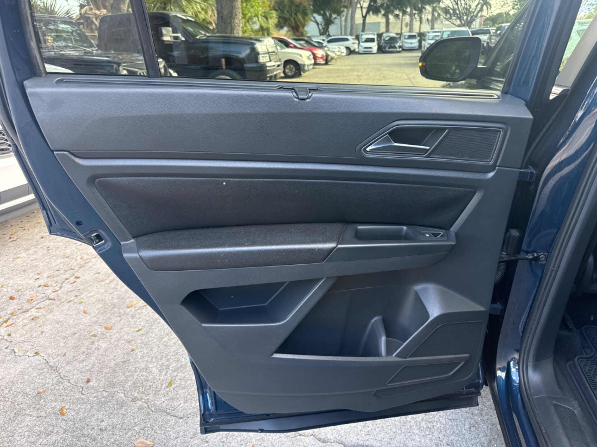 Florida Fine Cars - Used VOLKSWAGEN ATLAS 2018 WEST PALM 3.6L V6 SE