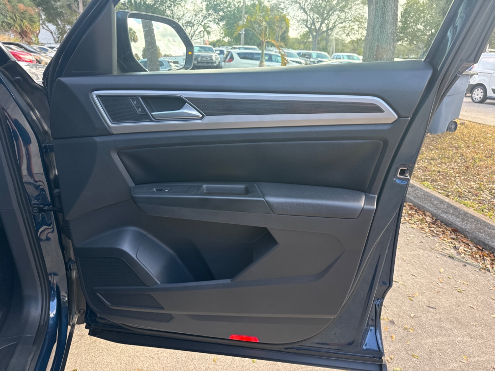 Florida Fine Cars - Used VOLKSWAGEN ATLAS 2018 WEST PALM 3.6L V6 SE