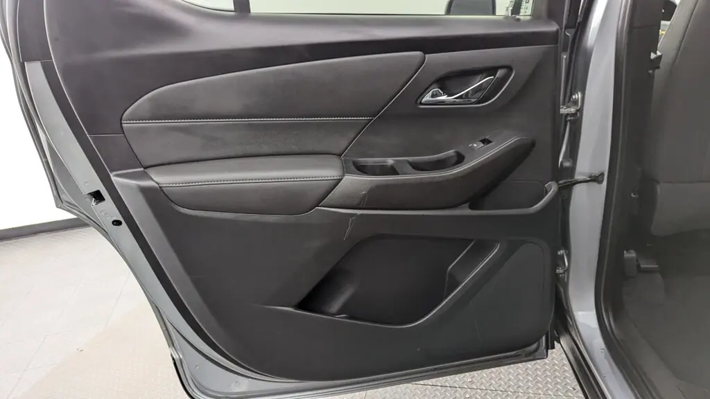 Florida Fine Cars - Used CHEVROLET TRAVERSE 2023 MIAMI LT CLOTH