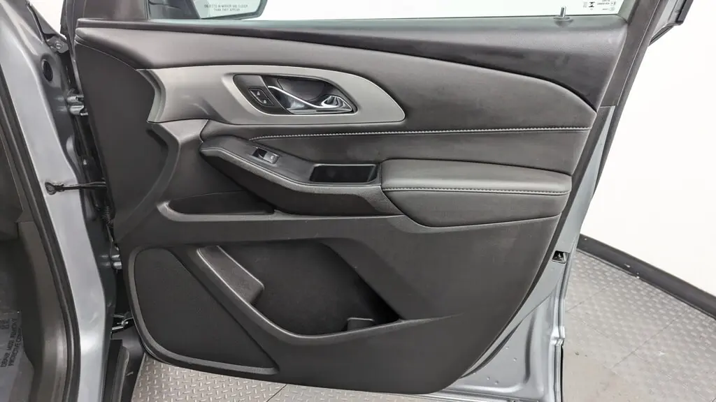 Florida Fine Cars - Used CHEVROLET TRAVERSE 2023 MIAMI LT CLOTH