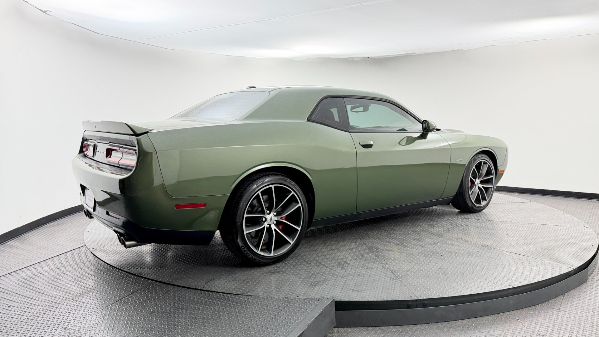 used vehicle - COUPE DODGE CHALLENGER 2018